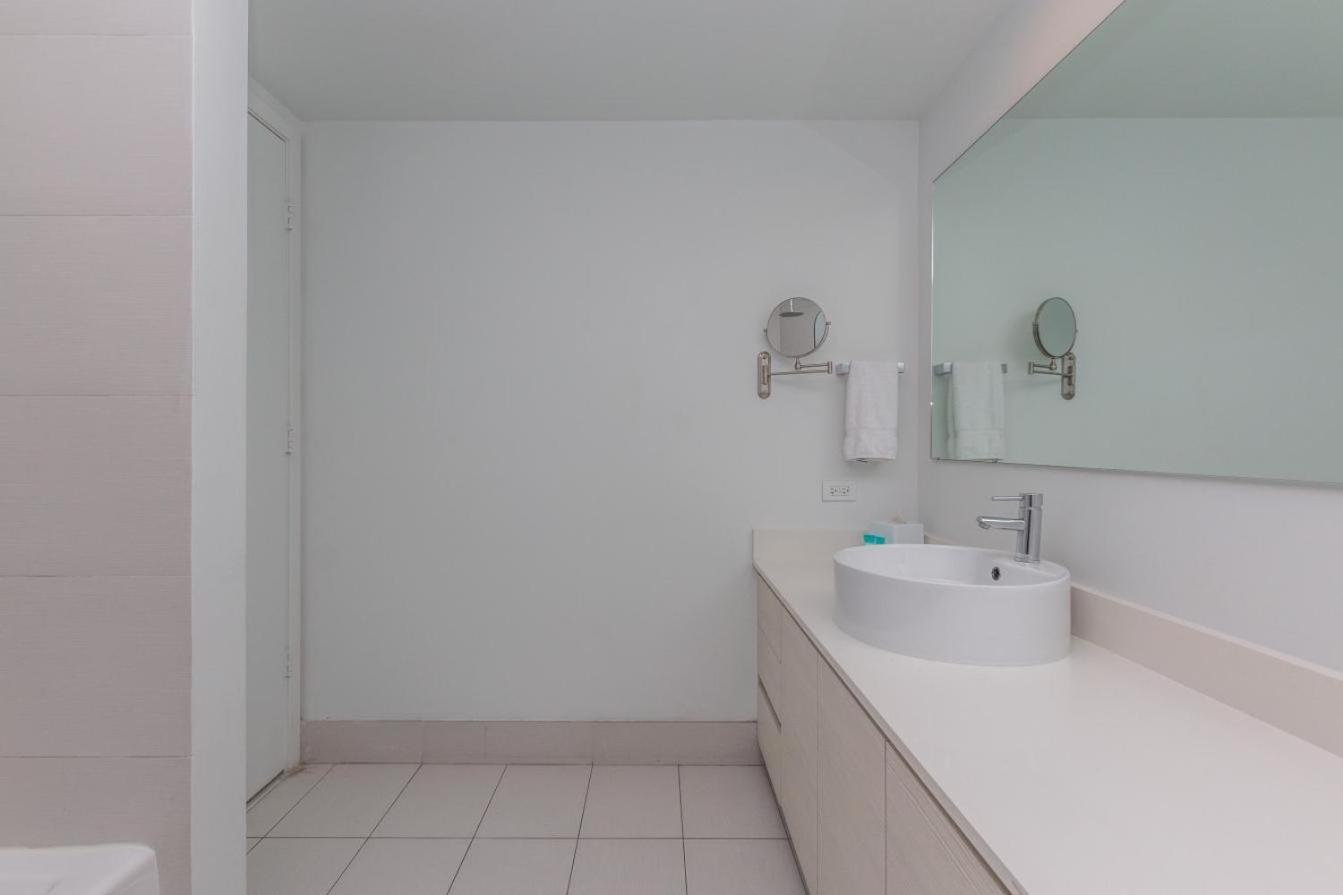 Modern One Bedroom Rental At Beach Walk Resort Miami 18Th Floor 哈兰代尔海滩 外观 照片