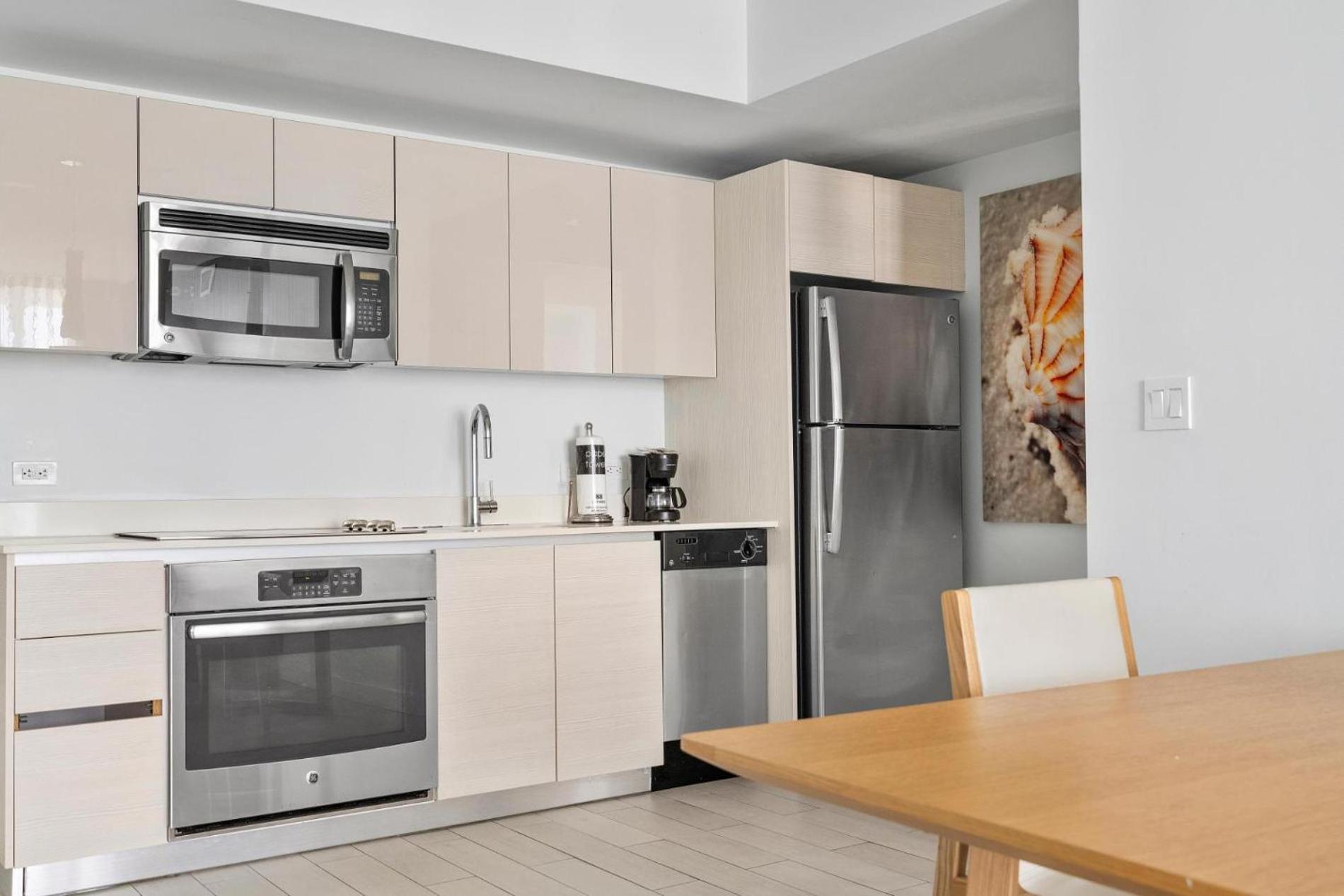 Modern One Bedroom Rental At Beach Walk Resort Miami 18Th Floor 哈兰代尔海滩 外观 照片