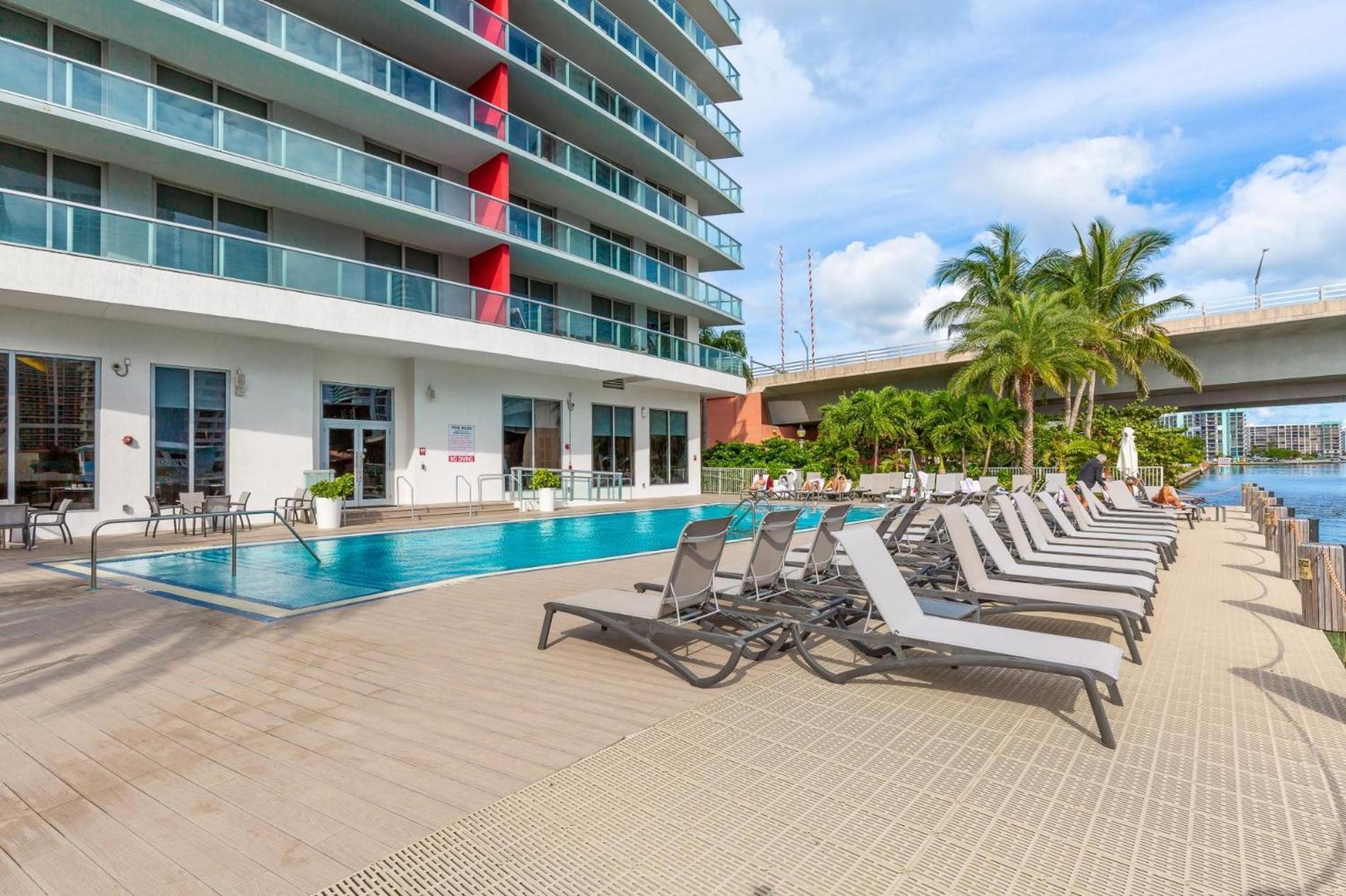 Modern One Bedroom Rental At Beach Walk Resort Miami 18Th Floor 哈兰代尔海滩 外观 照片