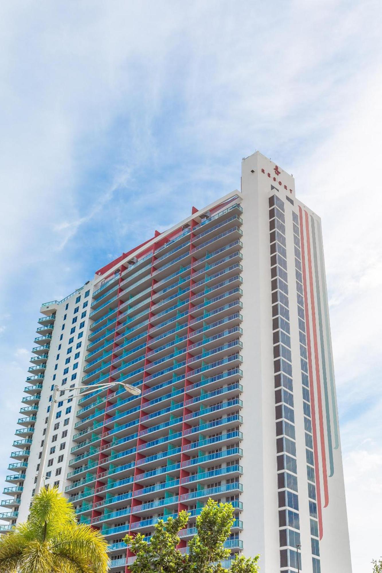 Modern One Bedroom Rental At Beach Walk Resort Miami 18Th Floor 哈兰代尔海滩 外观 照片